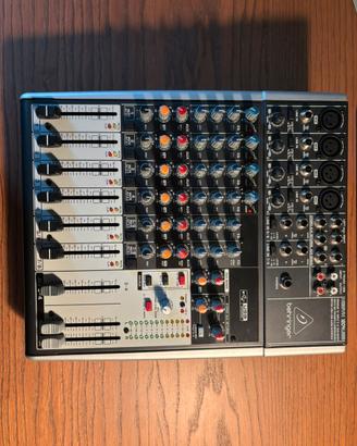 Mixer: behringer xenyx 1204 usb