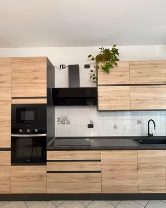 Cucina moderna  lineare con elettrodomestici