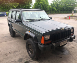 Jeep Cherokee verde 1987