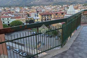 2 LOCALI A MONDRAGONE