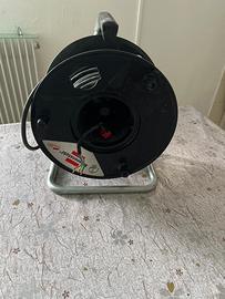 Avvolgicavo con cavo elettrico