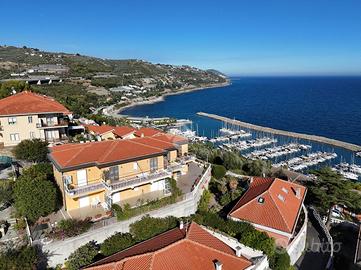 2 LOCALI A SAN LORENZO AL MARE