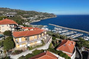 2 LOCALI A SAN LORENZO AL MARE