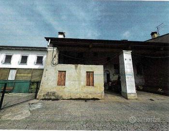 Immobile in asta di 241 m² con 2 locali a Montecch