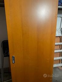 porta scorrevole a scompara in legno color douglas