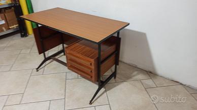 scrivania vintage