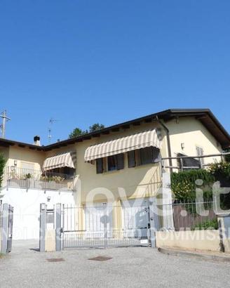 Villa di 320 m² con 5 locali e posto auto a San Gi