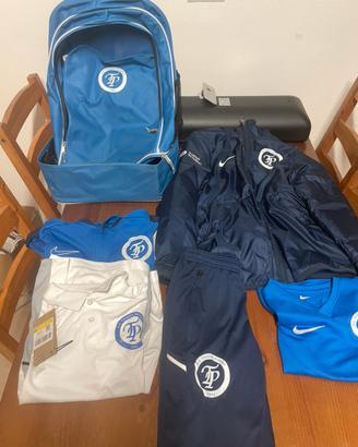 Abbigliamento tozzona calcio