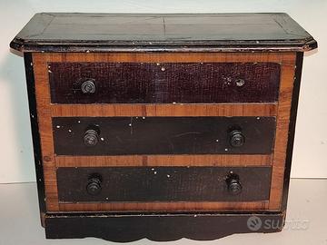 Cassettiera vintage in miniatura