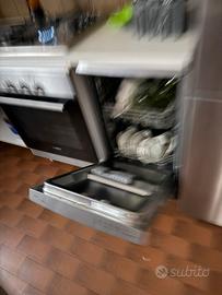 Forno ventilato BOSCH e  Lavastoviglie CANDY 45 cm