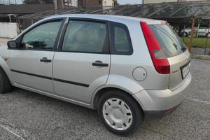 Auto FIESTA 5 PORTE  grigio metallizzato