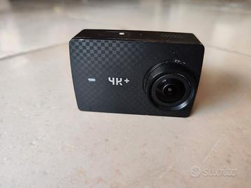 Action cam YI 4K+ plus (NON FUNZIONANTE)+accessori