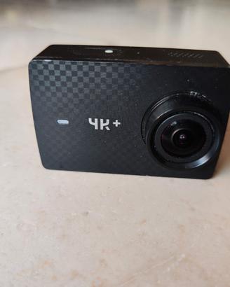 Action cam YI 4K+ plus (NON FUNZIONANTE)+accessori