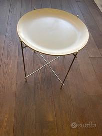 Tavolino basso design.  piano vassoio estraibile