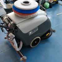 Lavapavimenti Nilfsk BA 410