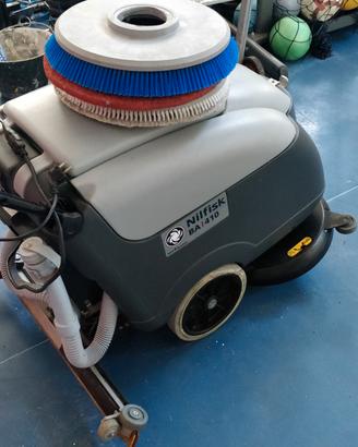 Lavapavimenti Nilfsk BA 410