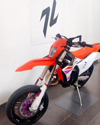 Ktm 125 SMC TRIPLICE OMOLOGAZIONE