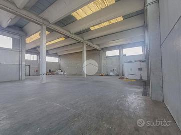 CAPANNONE A PONTIROLO NUOVO