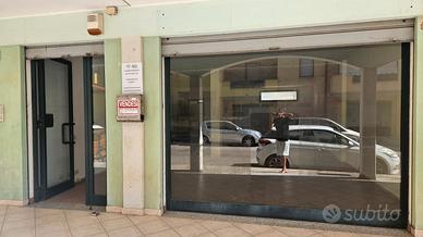 Locale commerciale - trasformabile in appartamento