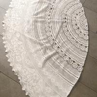 Copritavolo rotondo ad uncinetto