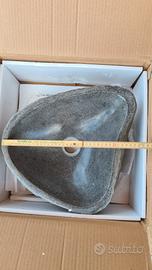Lavabo piccolo in pietra, forma irregolare