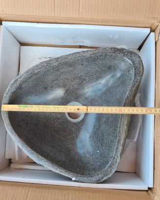 Lavabo piccolo in pietra, forma irregolare