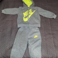tuta Nike bimbo