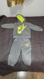 tuta Nike bimbo