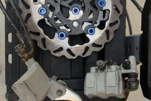 Impianto frenante doppio disco pitbike