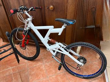 Bicicletta Mountain bike