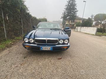 Jaguar xj v8