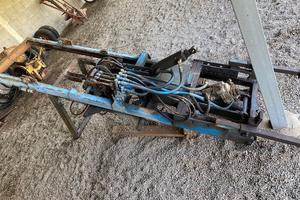 Elevatore stringicassa con attacco a 3 punti