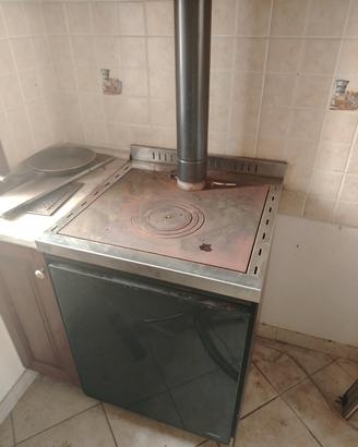 STUFA ECONOMICA A LEGNA LINCAR CON FORNO