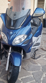 Scooter Piaggio 250 X9 evolution