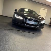 Audi R8 4.2 V8 FSI quattro R tronic