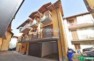 BOX SINGOLO IN CENTRO PAESE