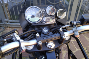Moto Royal Enfield Himalayan 411