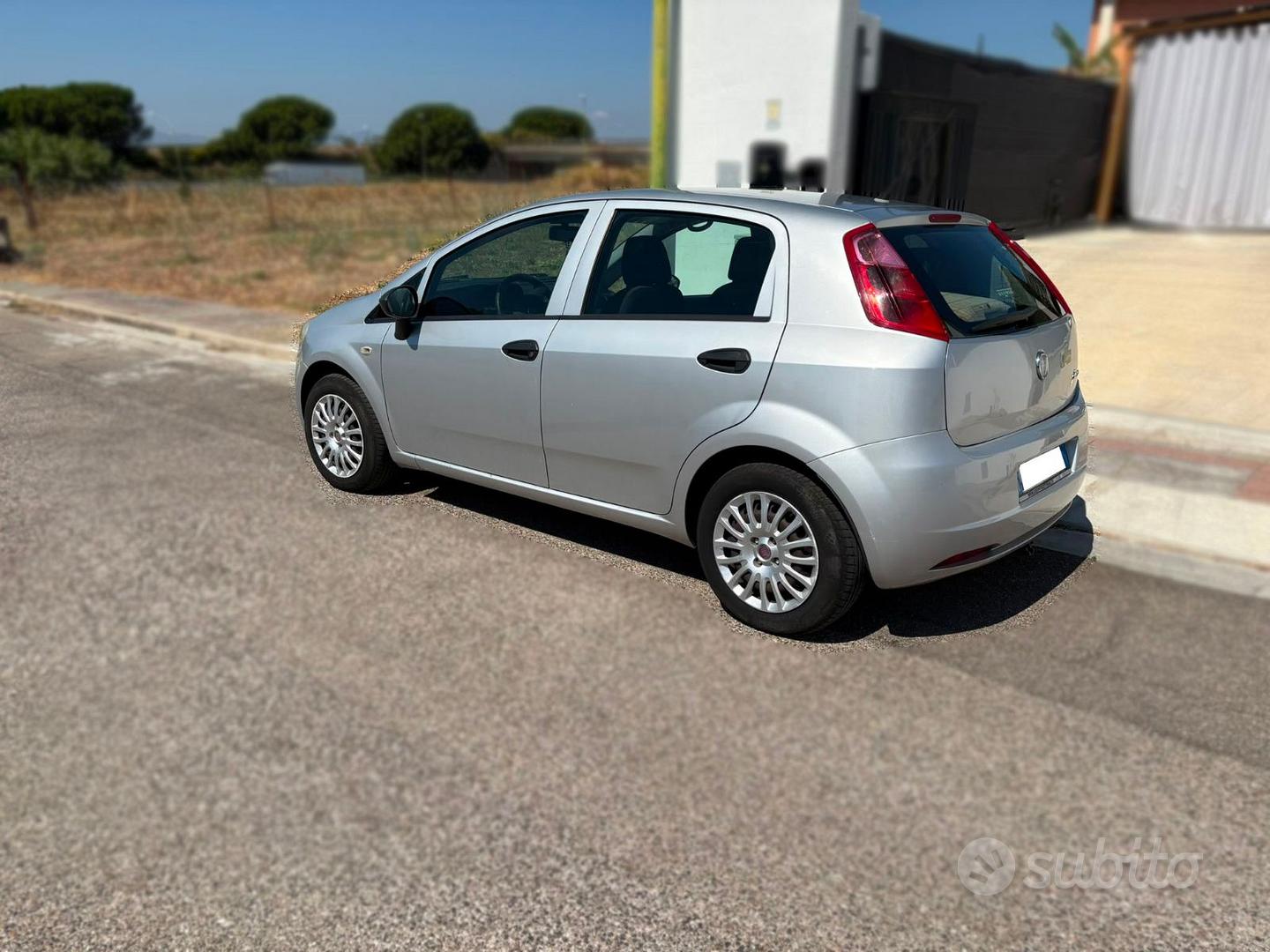Fiat Grande Punto 2010 photo 3