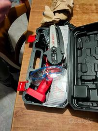 Mini Motosega a Batteria per Potatura