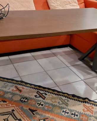 Scrivania regolabile in altezza