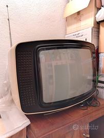 Televisore storico da collezione portatile 