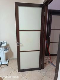 Porte il legno due scorrevoli