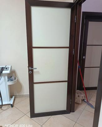 Porte il legno due scorrevoli