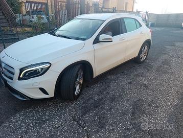 MERCEDES GLA 180 SPORT