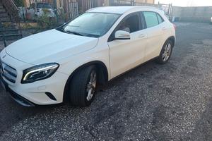 MERCEDES GLA 180 SPORT