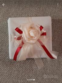 Piattino svuotatasche rosso.