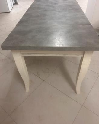 Tavolo rustico nuovo mai usato