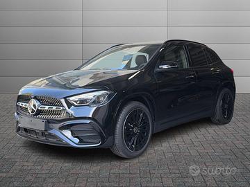 MERCEDES-BENZ GLA 200 d 4MATIC