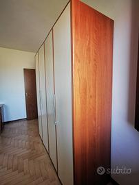 Armadio e cassettiera in legno