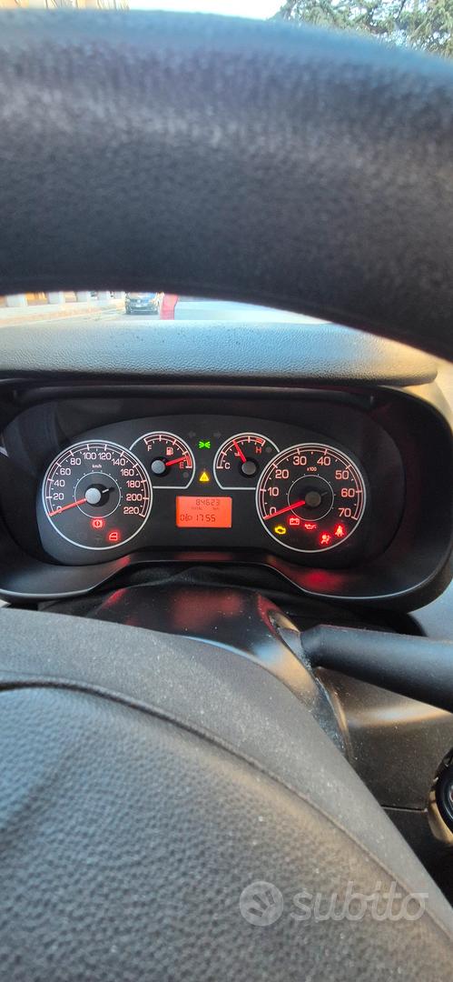 Fiat Punto 2011 photo 5
